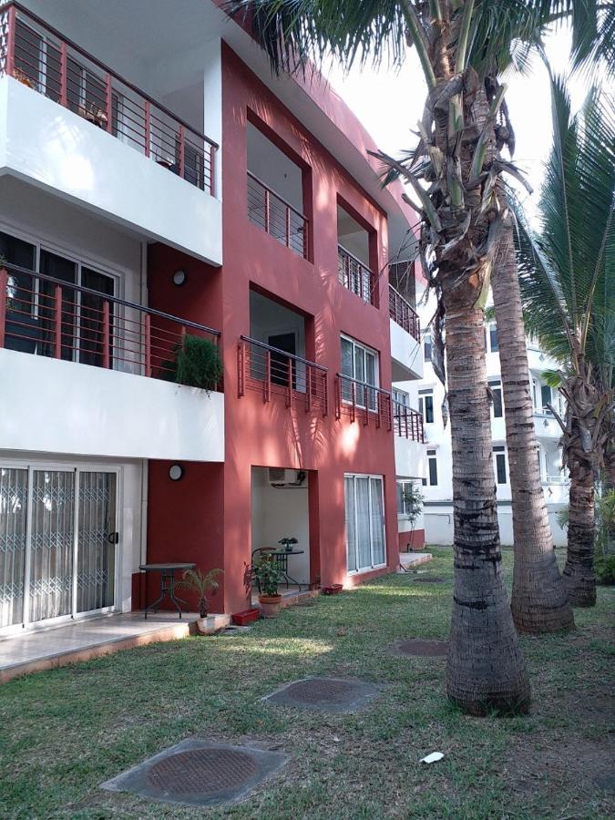 Beachfront Apartment Flic-en-Flacq Buitenkant foto